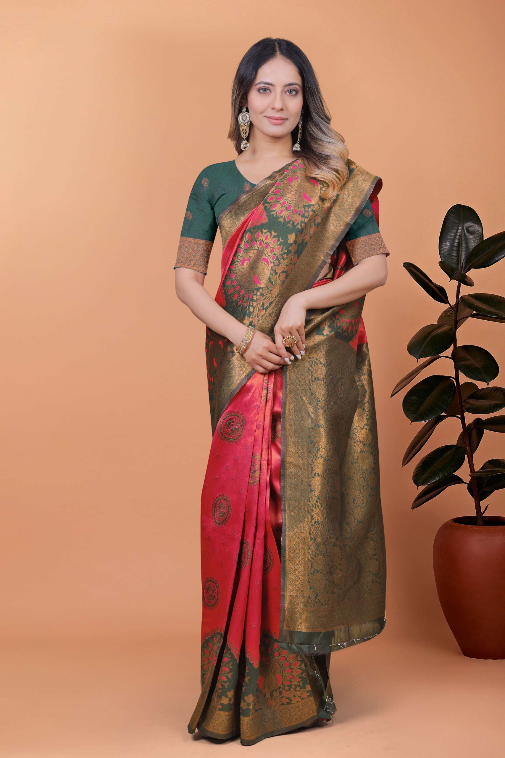 Royal Grace Banarasi Silk Saree with Floral & Peacock Zari Motifs ? Deep Rose Pink & Antique Gold with Green Border - Image 3
