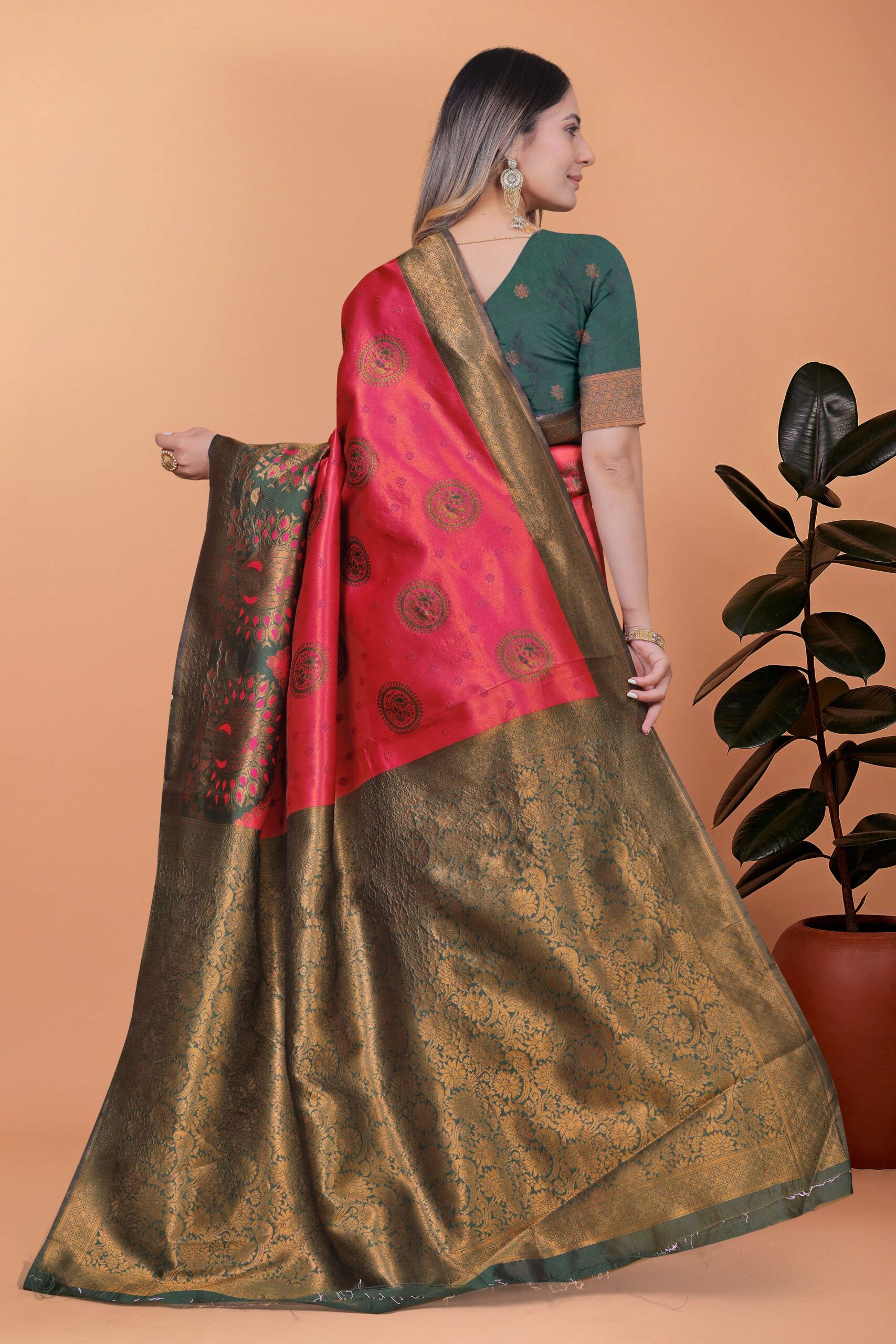 Royal Grace Banarasi Silk Saree with Floral & Peacock Zari Motifs ? Deep Rose Pink & Antique Gold with Green Border - Image 5
